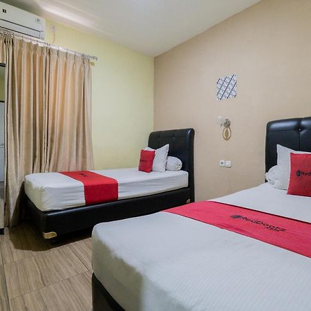 Reddoorz Near Surabaya Town Square Hotel Exterior photo